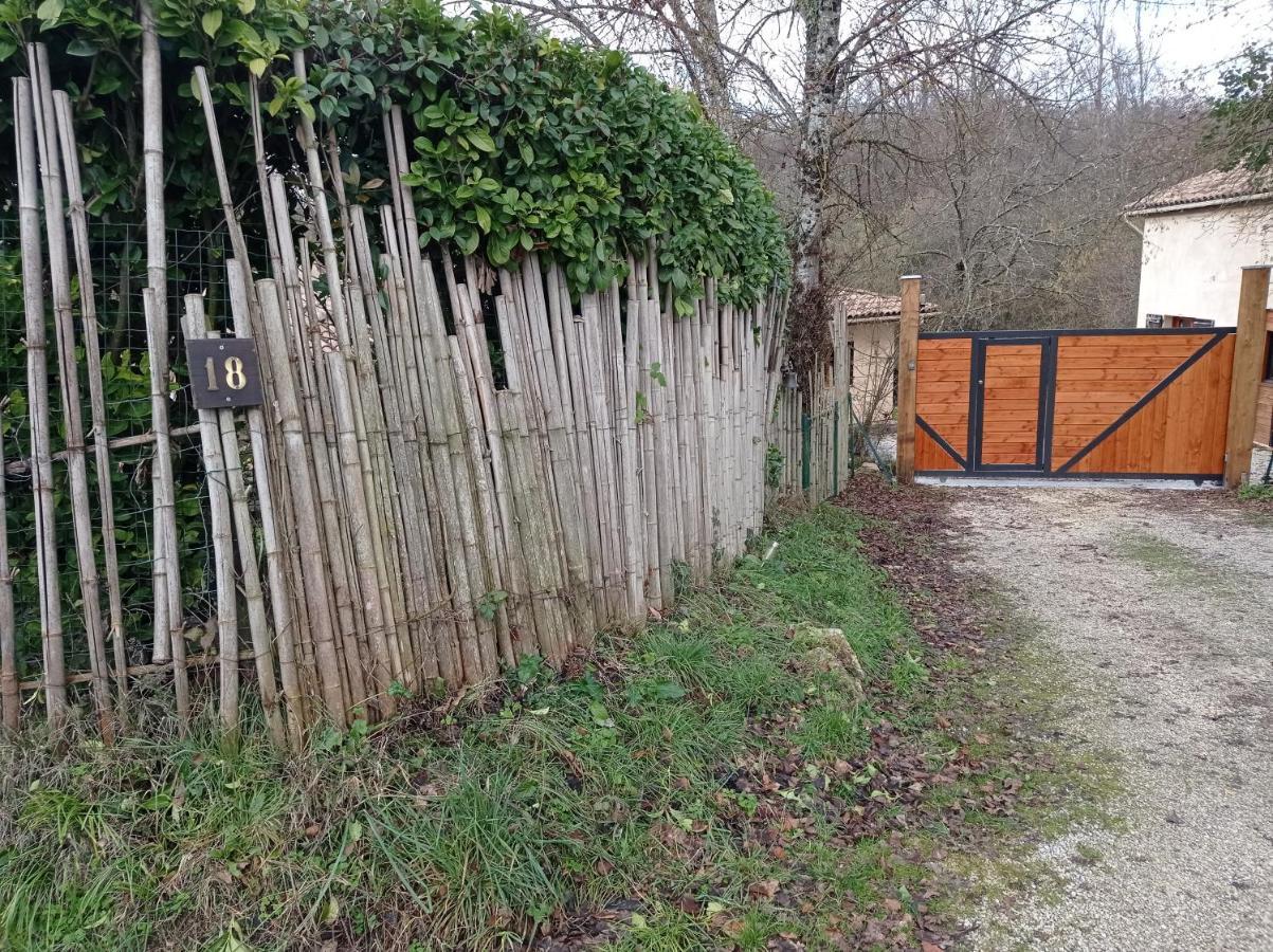 Gite Zen Dans Les Bois Blesignac Esterno foto