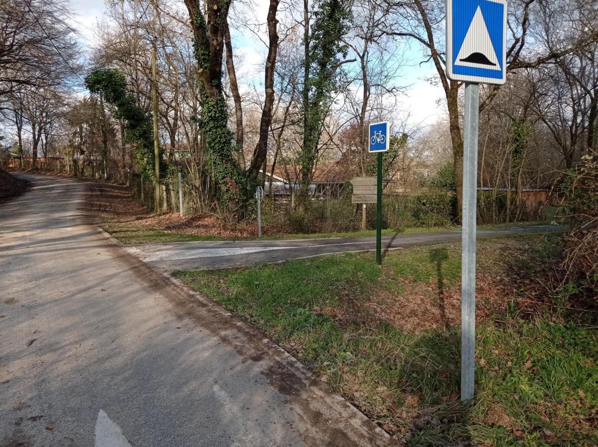 Gite Zen Dans Les Bois Blesignac Esterno foto